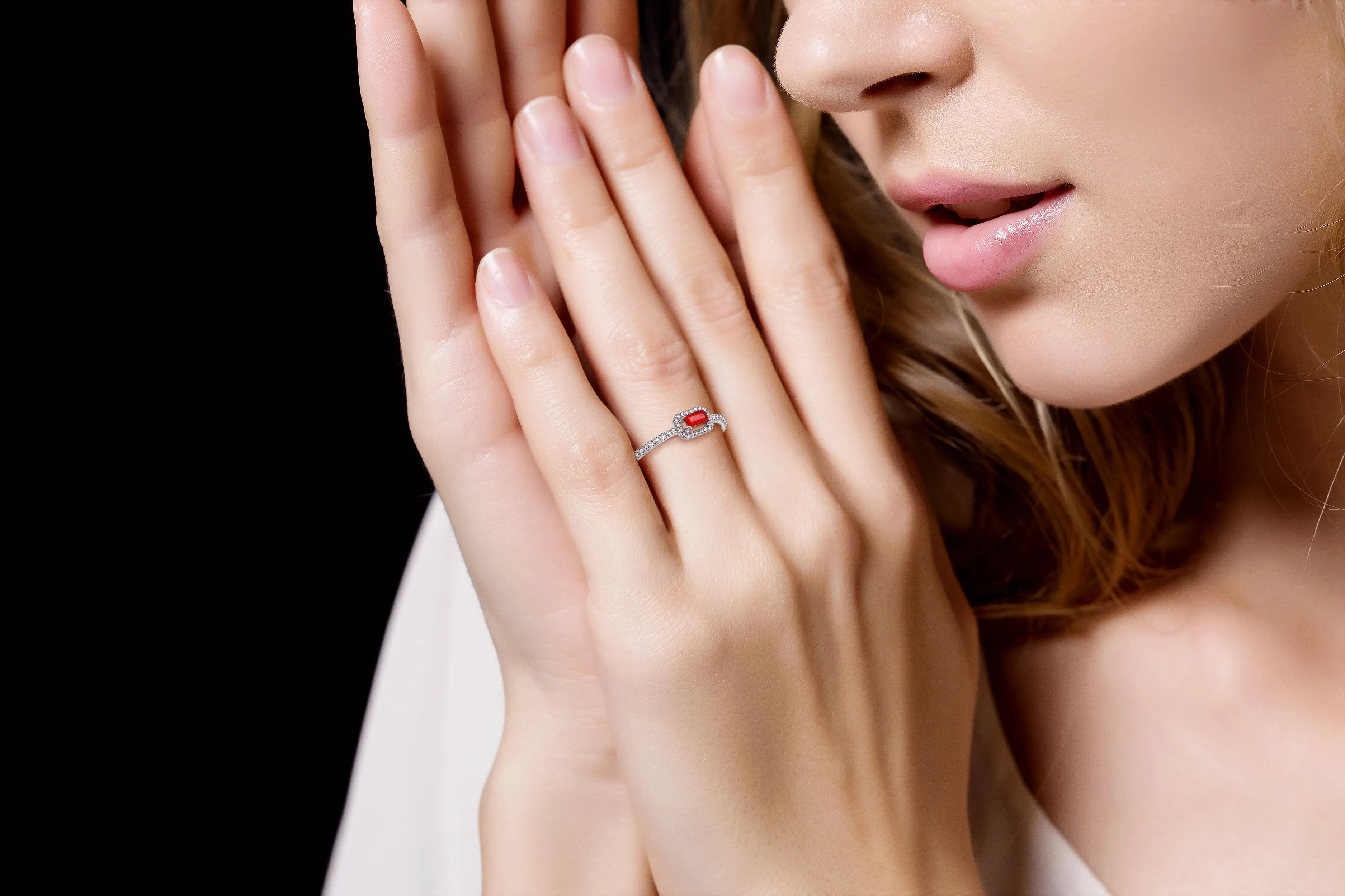 18k Gold Rectangle Shape Ruby Ring Surrounded by Diamond