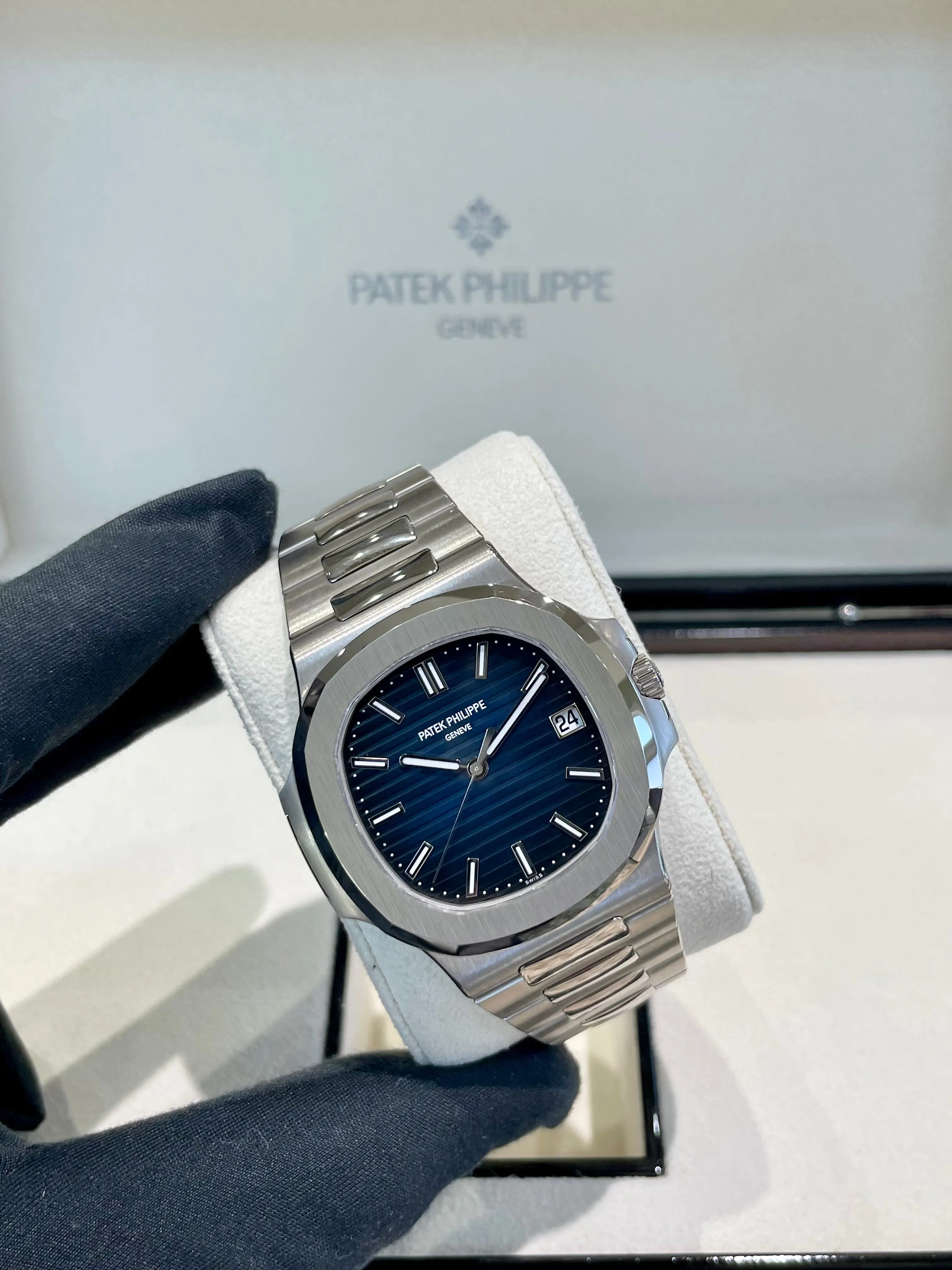 2023 Patek Philippe Nautilus 5811/1G-001