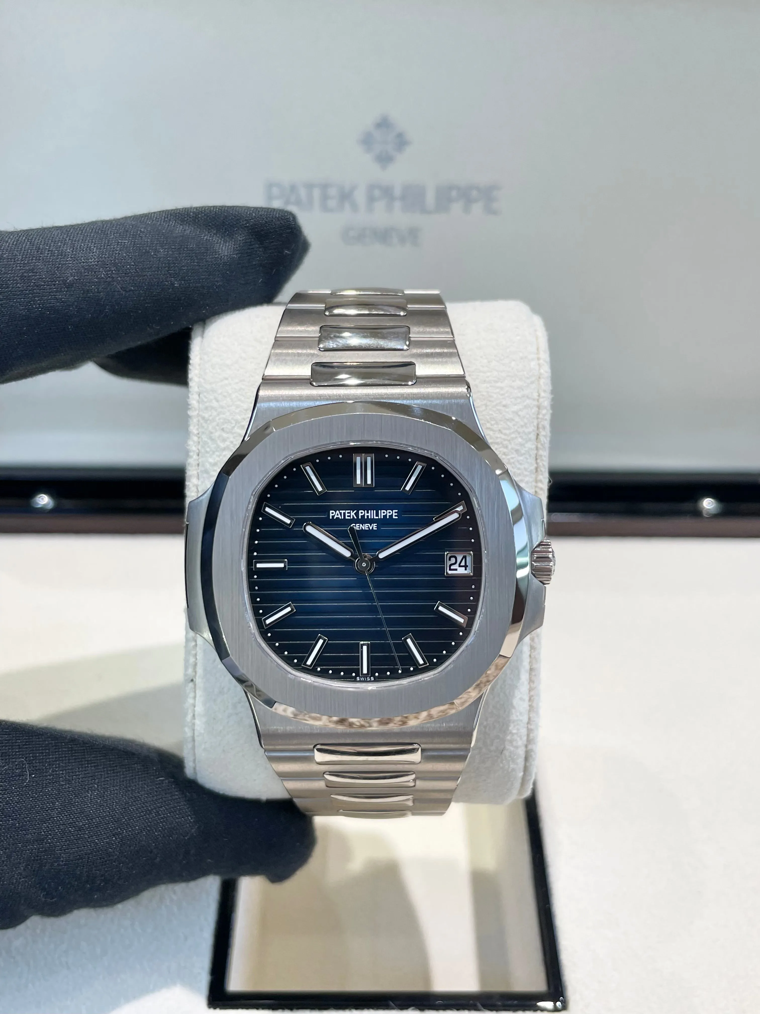 2023 Patek Philippe Nautilus 5811/1G-001