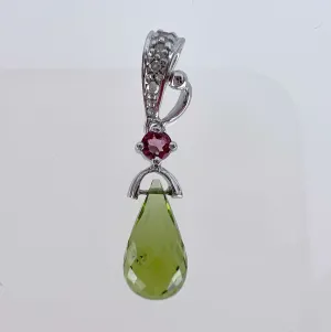 Ladies' 14kt white gold peridot pendant