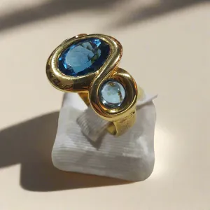 Ring in 18k Gold with a London Blue Topaz & Aquamarine Cabochon